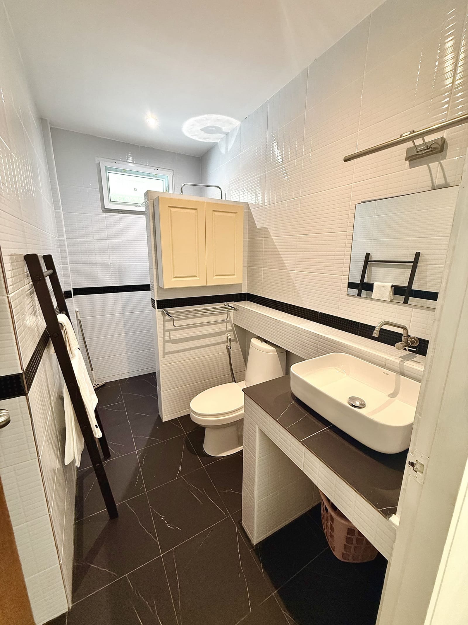 Private en-suite bathroom at Villa Bua
