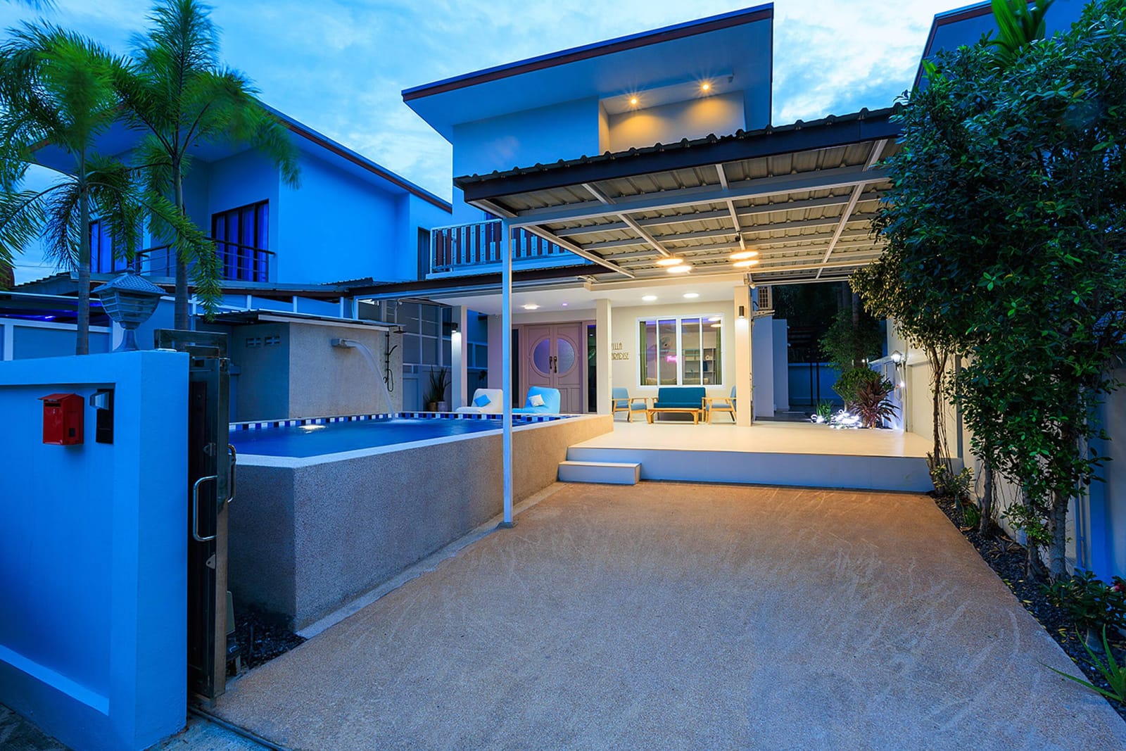 สวนและสระว่ายน้ำของ Villa Paradise